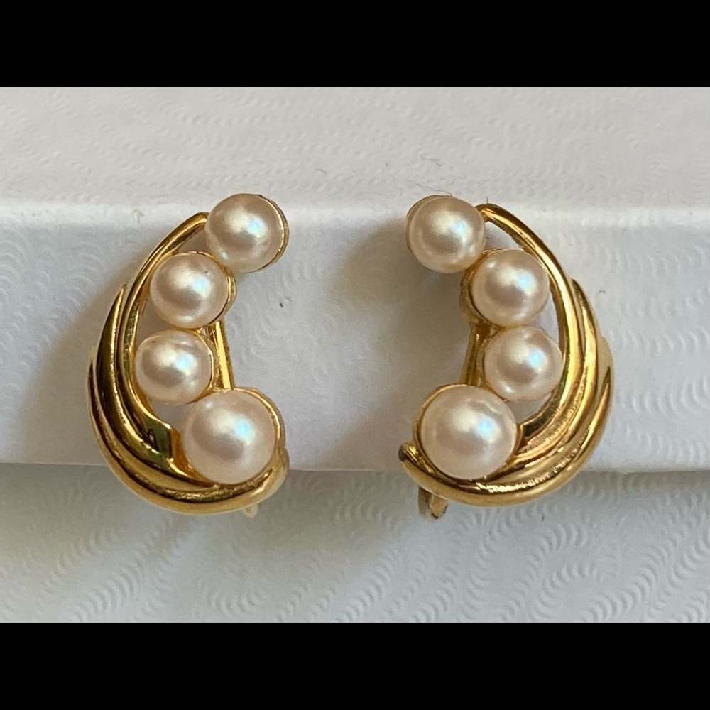 Richelieu Vintage Gold Tone & Faux Pearl Clip-On Earrings